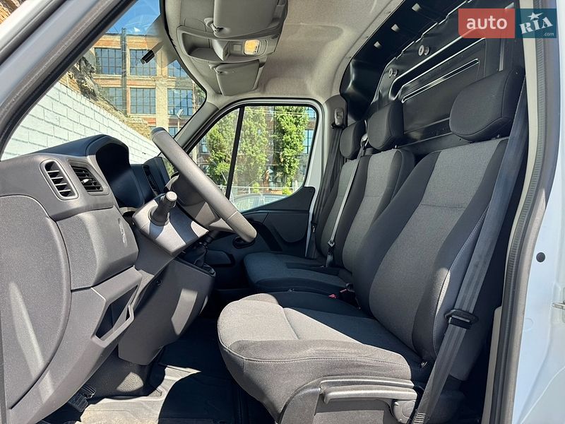 Грузовой фургон Renault Master 2024 в Киеве