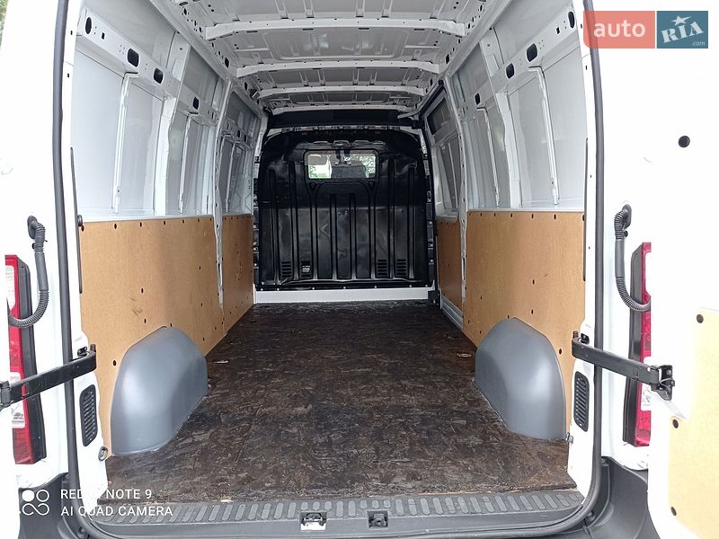 Вантажний фургон Renault Master 2018 в Івано-Франківську