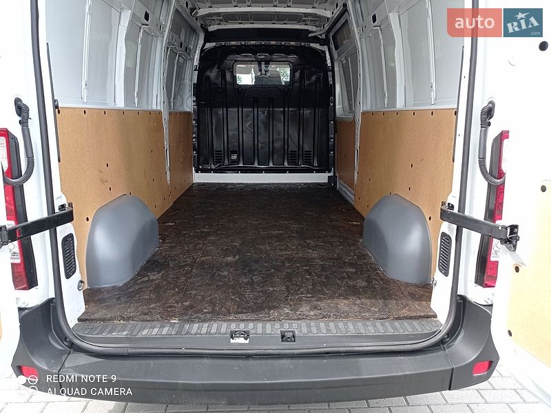 Вантажний фургон Renault Master 2018 в Івано-Франківську