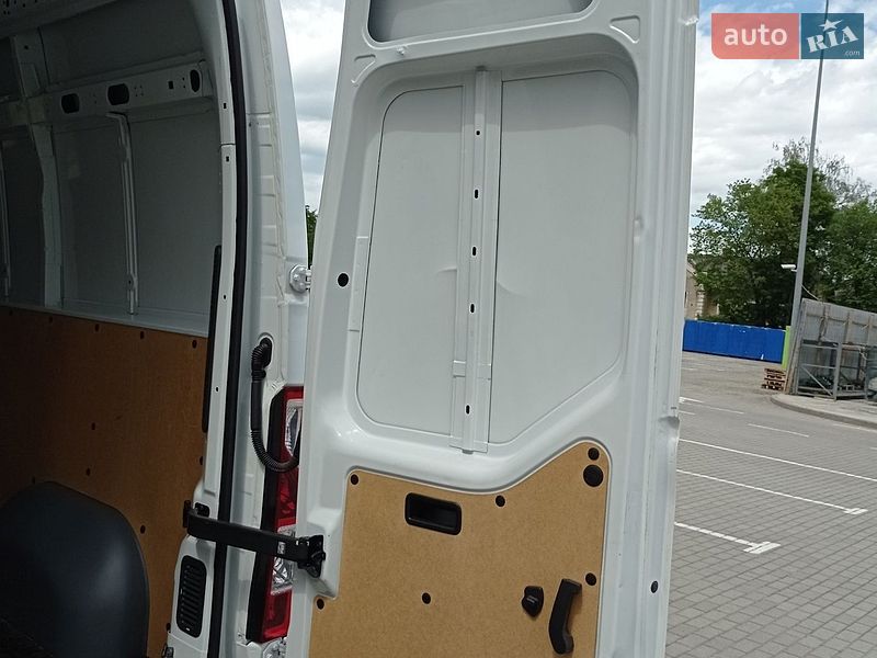 Вантажний фургон Renault Master 2018 в Івано-Франківську