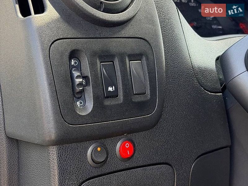 Автовоз Renault Master 2017 в Стрию