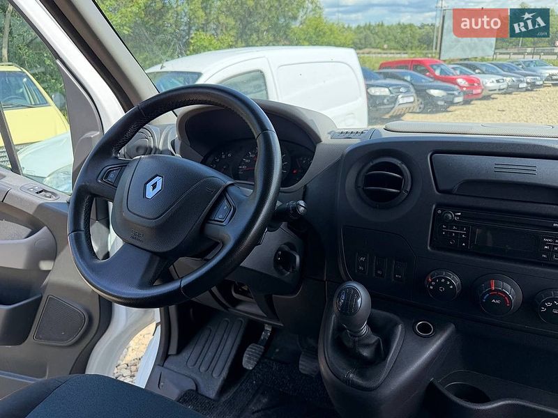 Автовоз Renault Master 2017 в Стрию