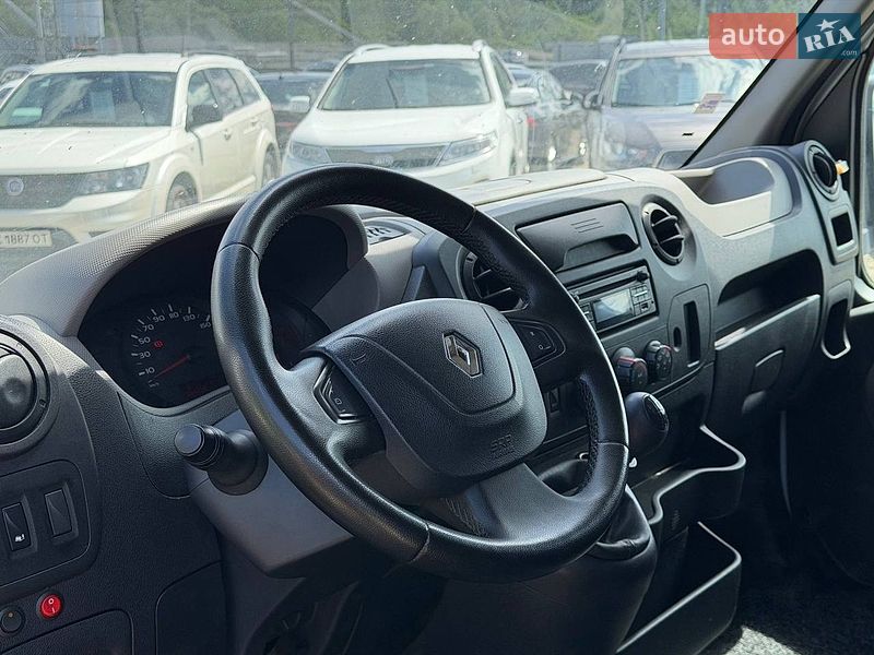 Автовоз Renault Master 2017 в Стрию