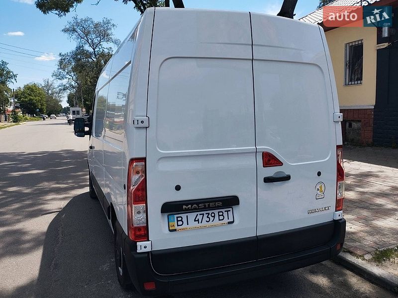 Вантажний фургон Renault Master 2013 в Полтаві