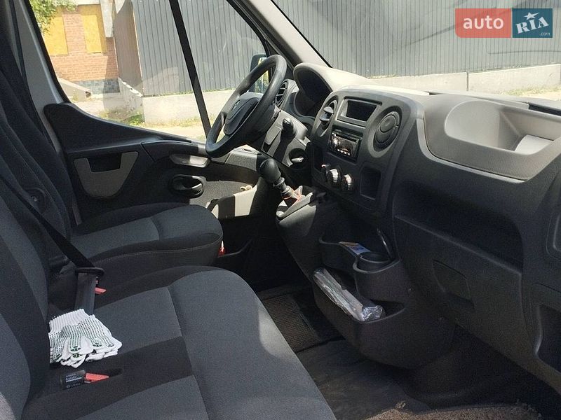 Вантажний фургон Renault Master 2013 в Полтаві