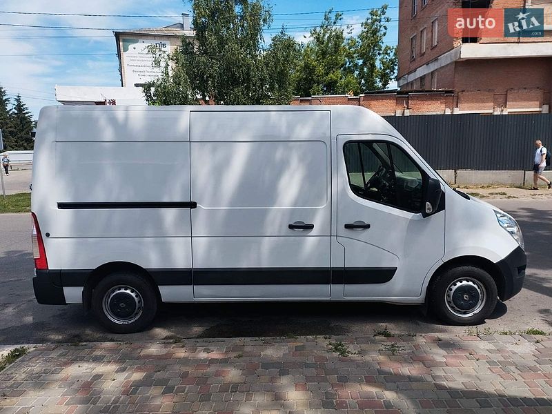 Вантажний фургон Renault Master 2013 в Полтаві