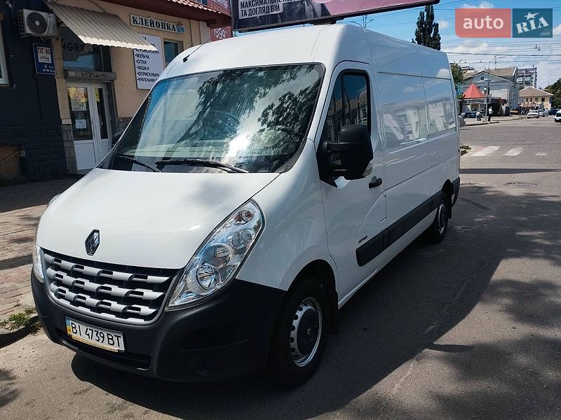 Вантажний фургон Renault Master 2013 в Полтаві