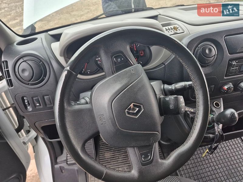 Грузовой фургон Renault Master 2017 в Дрогобыче