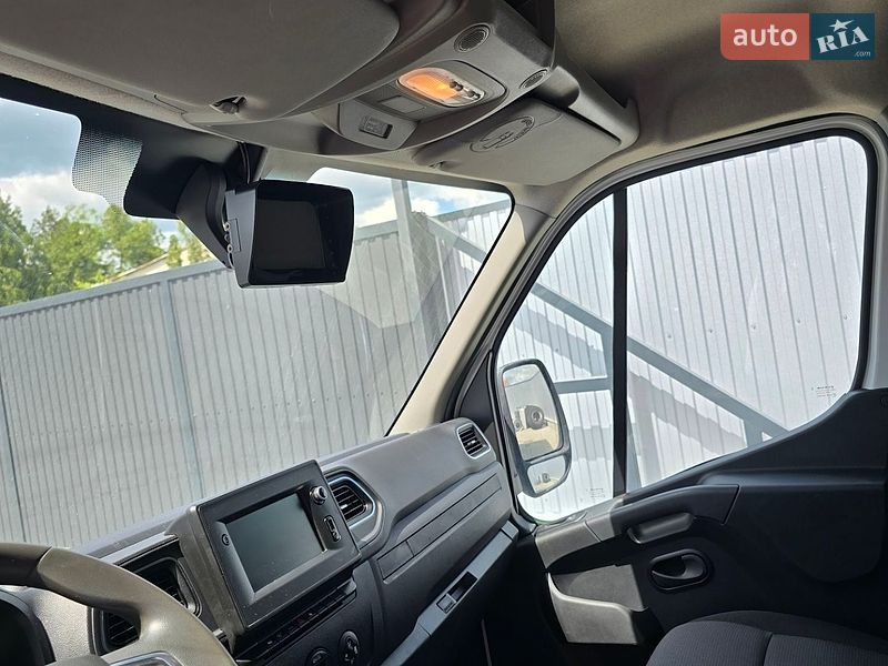 Вантажний фургон Renault Master 2022 в Гусятині