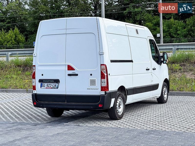 Вантажний фургон Renault Master 2022 в Рівному