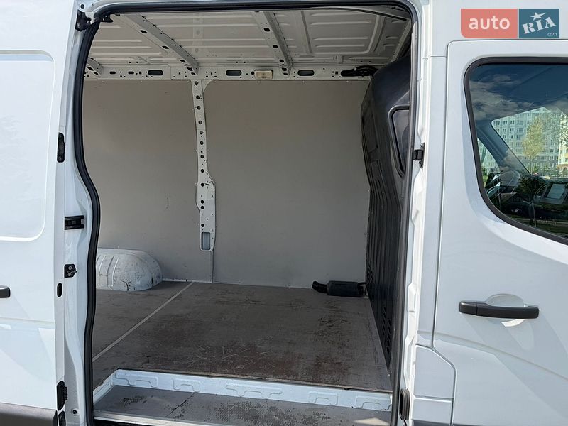 Микроавтобус грузовой (до 3,5т) Renault Master 2022 в Буче