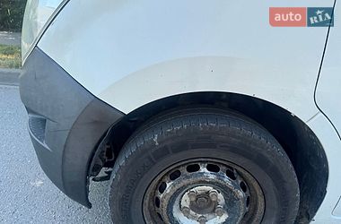 Вантажний фургон Renault Master 2015 в Львові