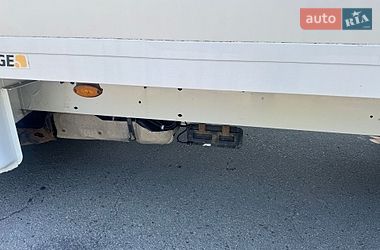 Вантажний фургон Renault Master 2015 в Львові