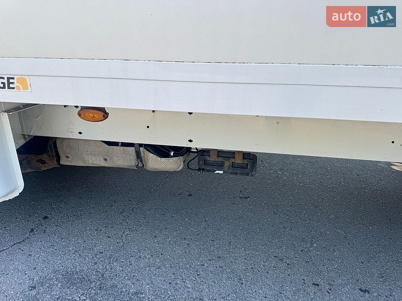 Вантажний фургон Renault Master 2015 в Львові