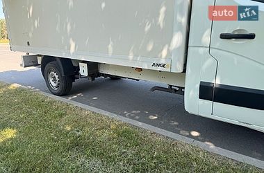Вантажний фургон Renault Master 2015 в Львові