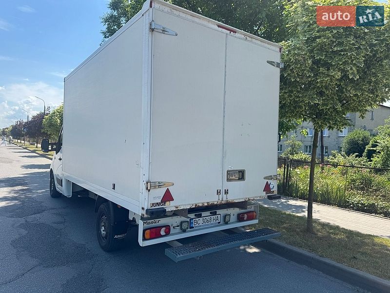 Грузовой фургон Renault Master 2015 в Львове