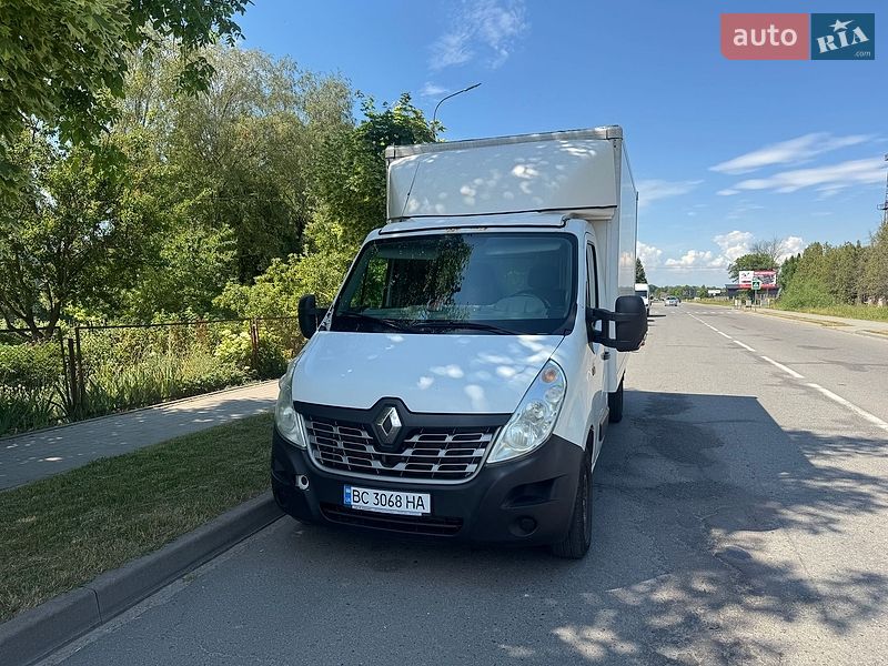 Вантажний фургон Renault Master 2015 в Львові