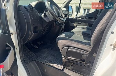 Вантажний фургон Renault Master 2015 в Львові