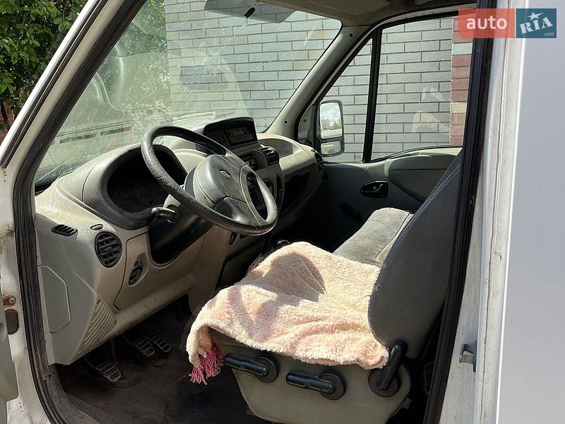 Вантажний фургон Renault Master 2002 в Сумах