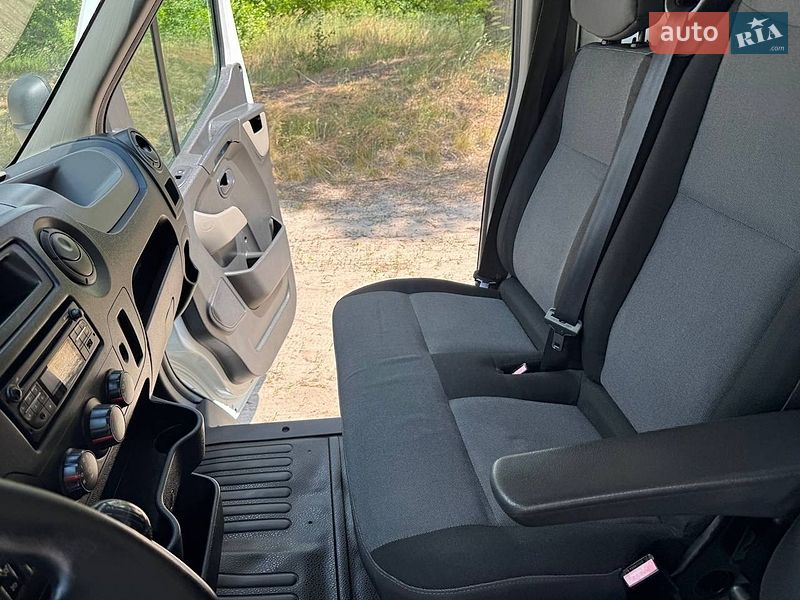 Грузовой фургон Renault Master 2015 в Полтаве