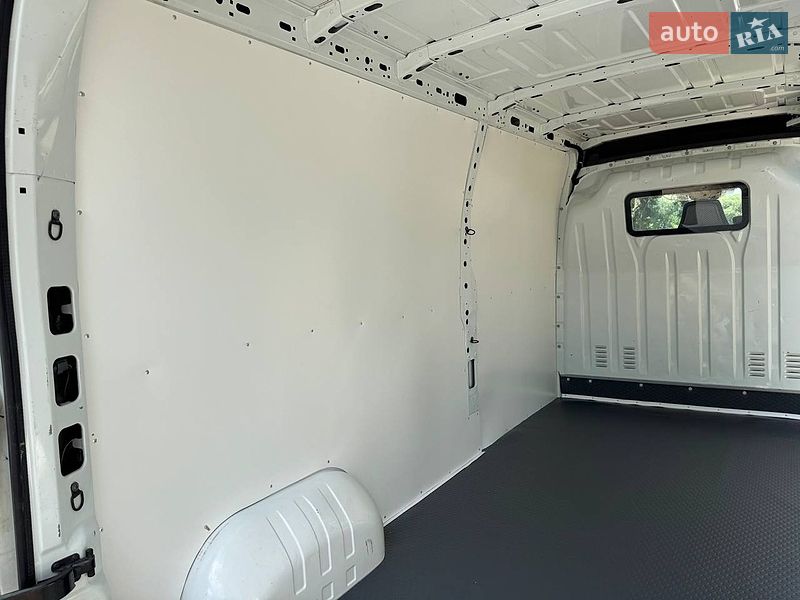 Грузовой фургон Renault Master 2015 в Полтаве