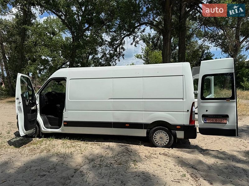 Грузовой фургон Renault Master 2015 в Полтаве