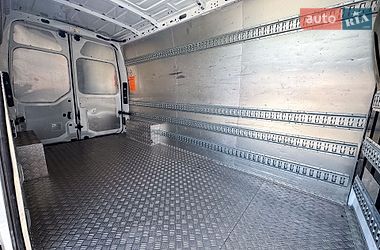 Вантажний фургон Renault Master 2022 в Рівному