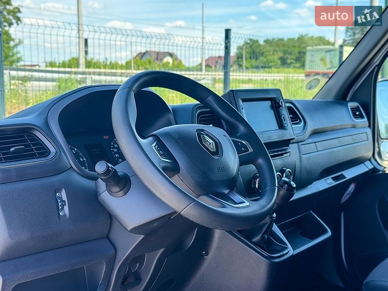 Вантажний фургон Renault Master 2022 в Рівному