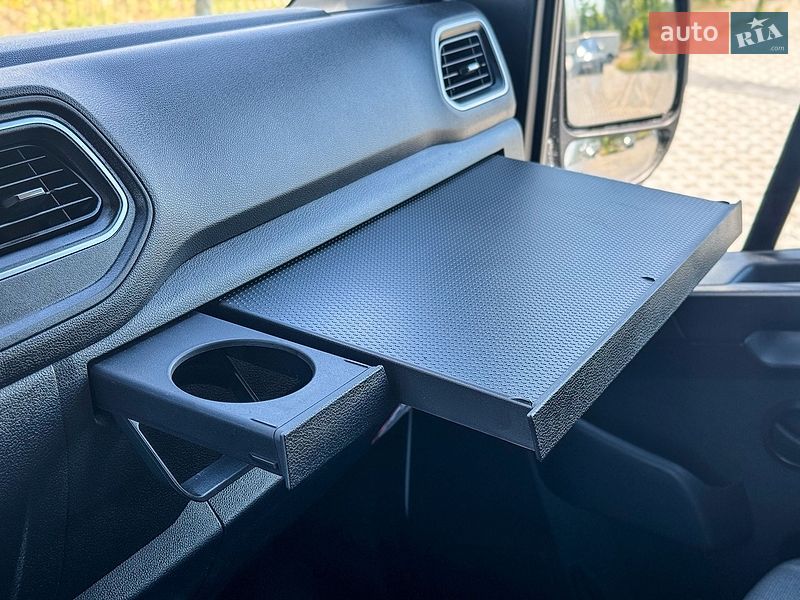 Вантажний фургон Renault Master 2022 в Рівному