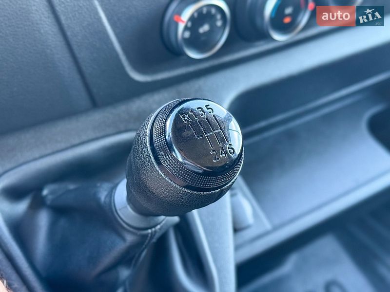 Вантажний фургон Renault Master 2022 в Рівному