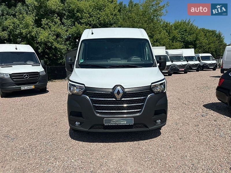 Вантажний фургон Renault Master 2023 в Рівному