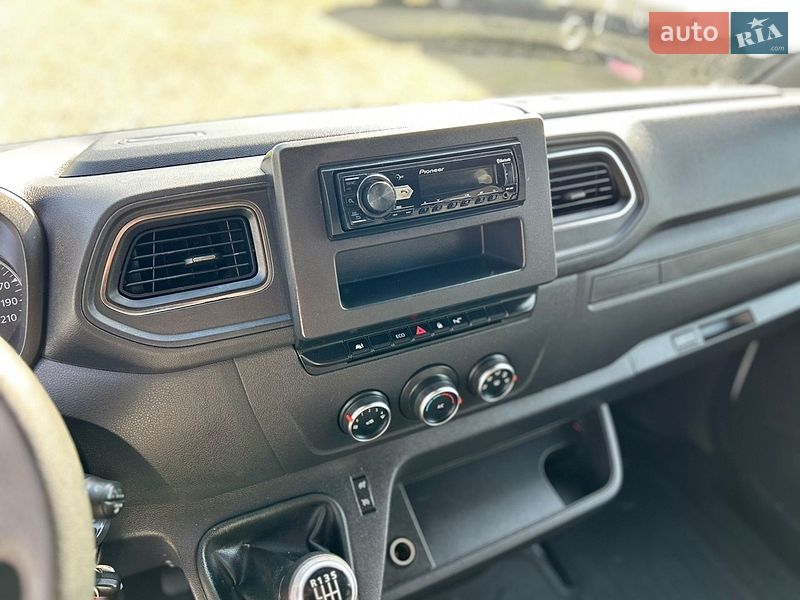 Грузовой фургон Renault Master 2022 в Хусте