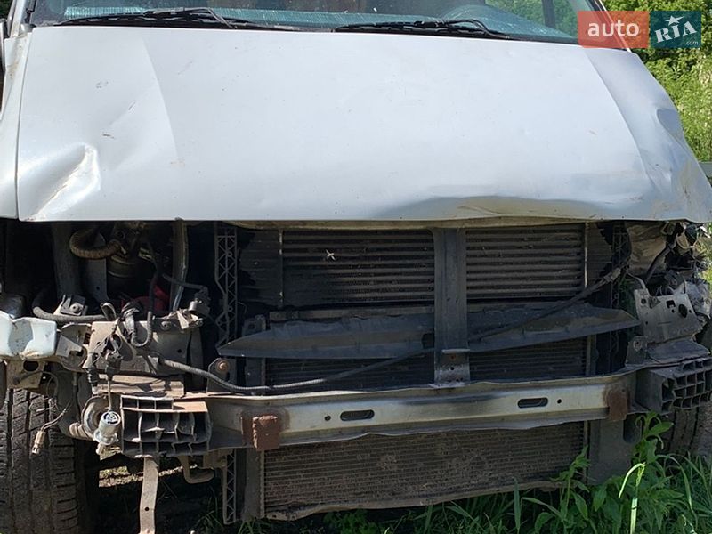 Грузовой фургон Renault Master 2000 в Киеве