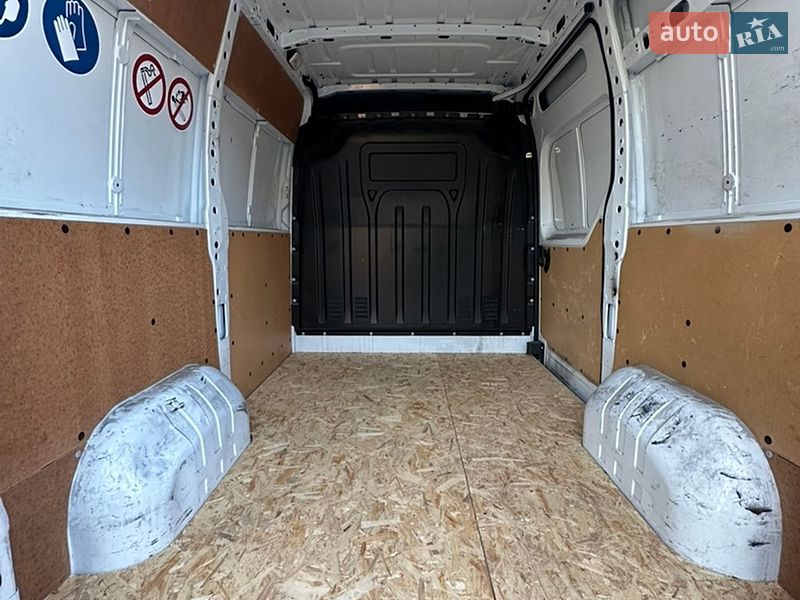 Вантажний фургон Renault Master 2022 в Калуші