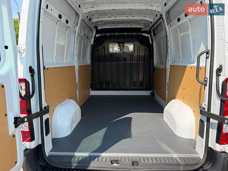 Вантажний фургон Renault Master 2022 в Луцьку
