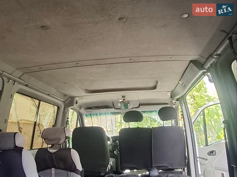 Мінівен Renault Master 2003 в Мукачевому