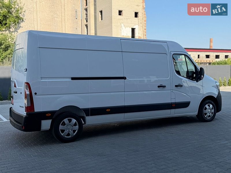 Грузовой фургон Renault Master 2023 в Дубно