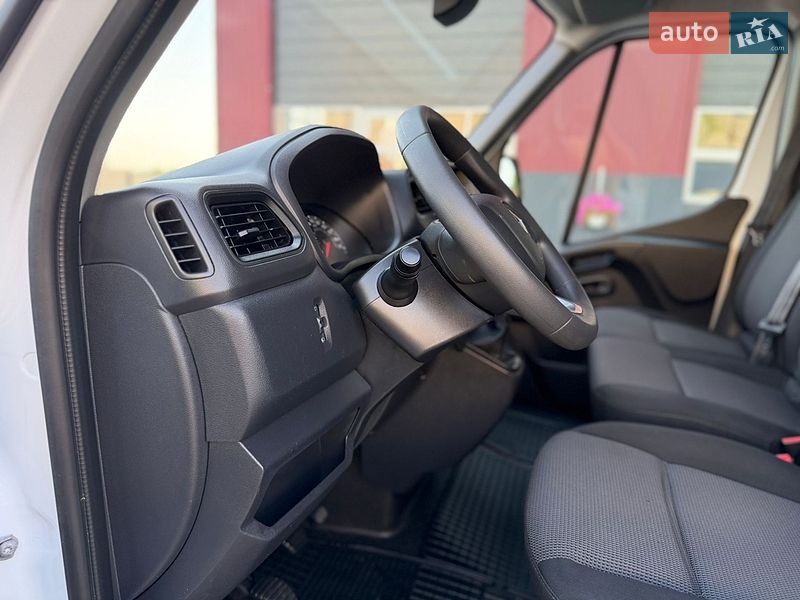 Грузовой фургон Renault Master 2023 в Дубно