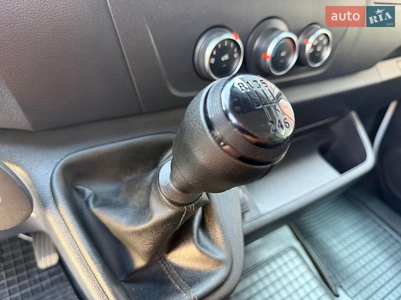 Грузовой фургон Renault Master 2023 в Дубно