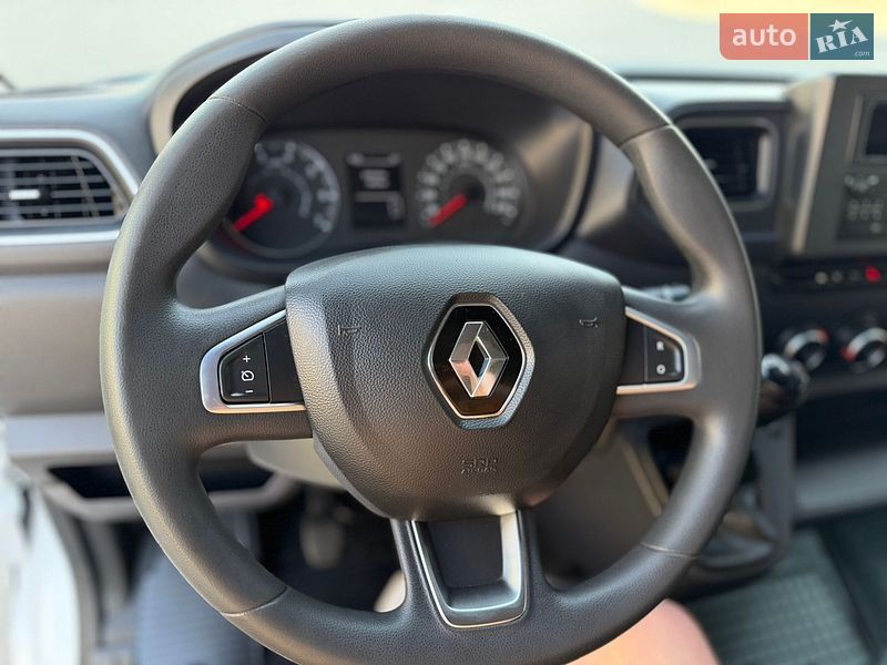 Грузовой фургон Renault Master 2023 в Дубно