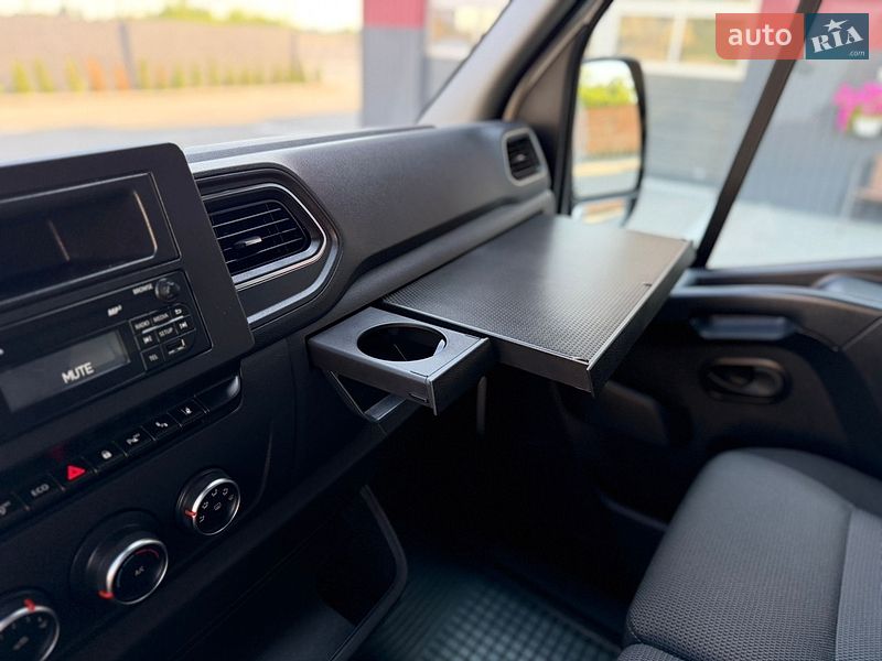Грузовой фургон Renault Master 2023 в Дубно