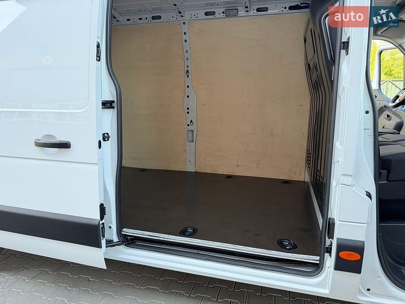 Грузовой фургон Renault Master 2023 в Дубно