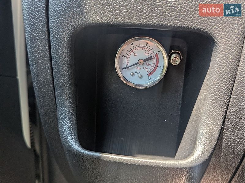 Автовоз Renault Master 2011 в Ровно