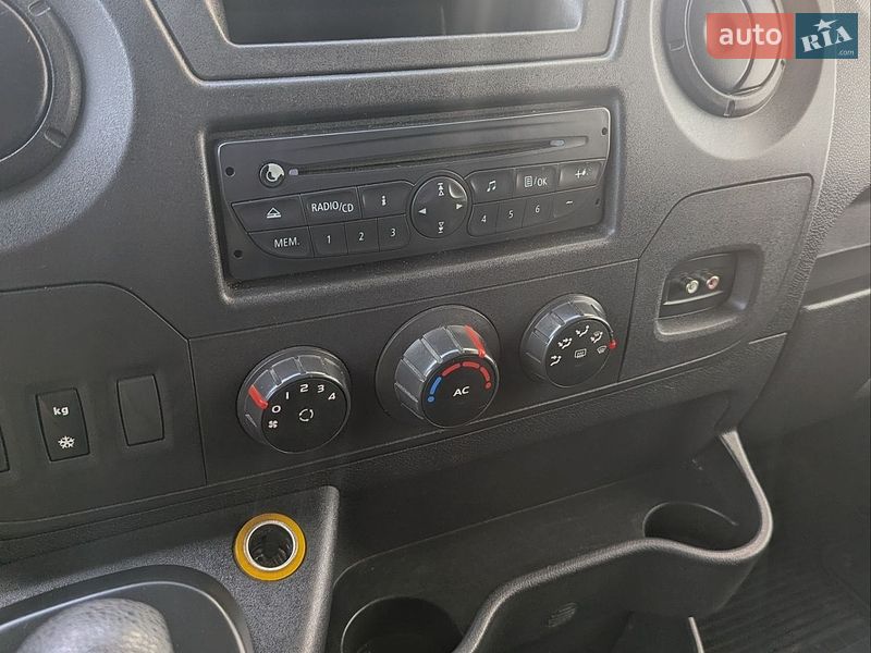 Автовоз Renault Master 2011 в Ровно