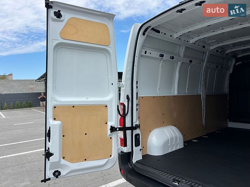 Грузовой фургон Renault Master 2023 в Дубно
