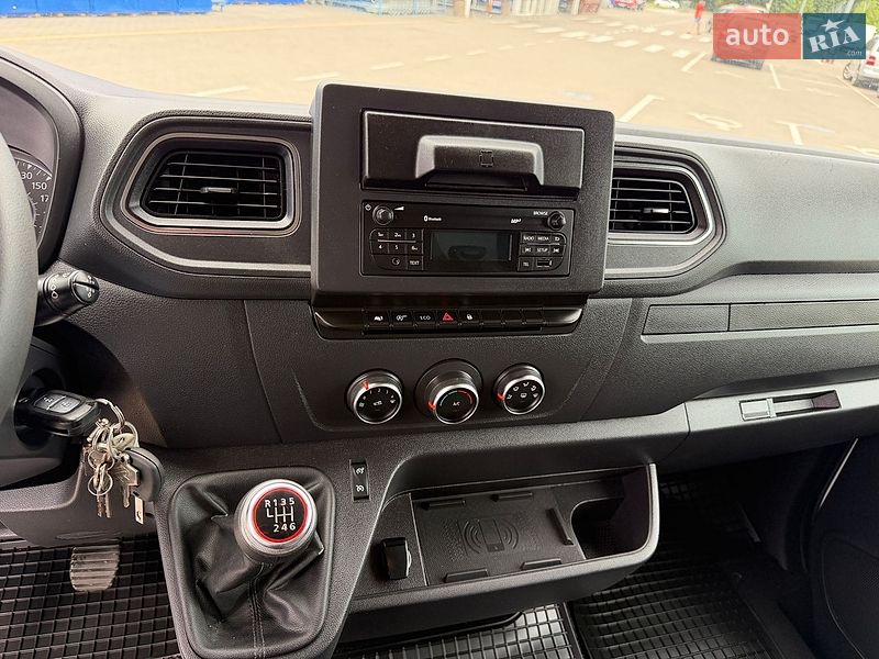Грузовой фургон Renault Master 2022 в Дубно