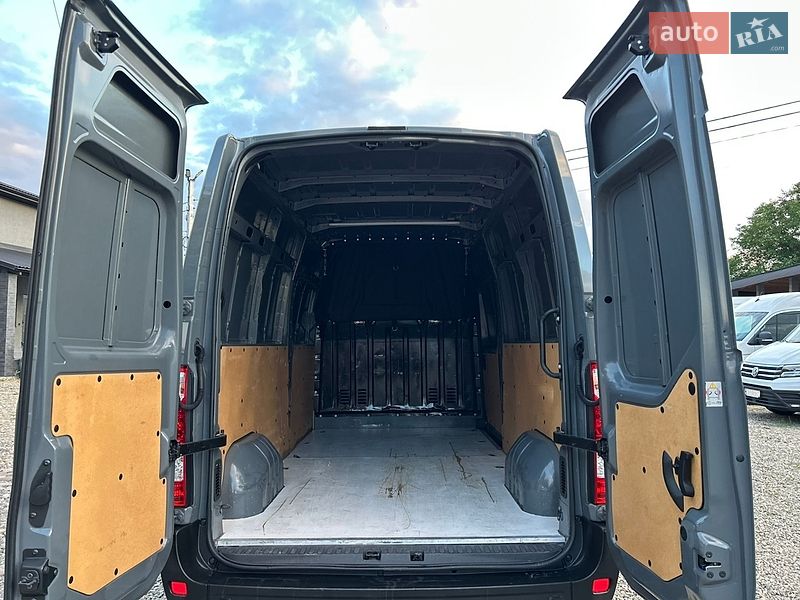 Грузовой фургон Renault Master 2021 в Хусте