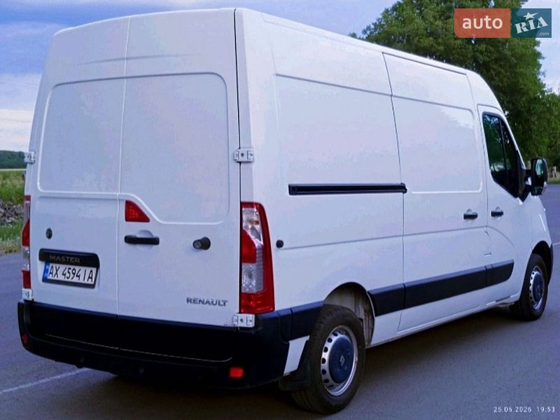 Грузовой фургон Renault Master 2016 в Шполе
