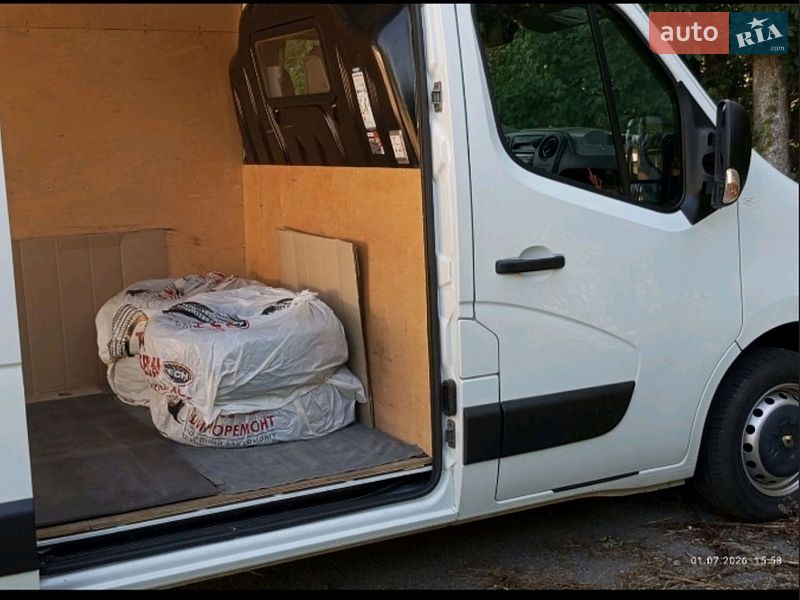 Грузовой фургон Renault Master 2016 в Шполе