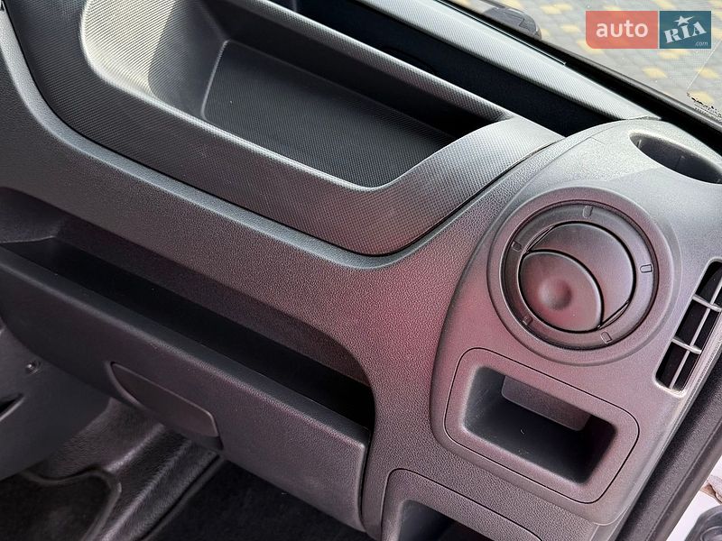 Микроавтобус грузовой (до 3,5т) Renault Master 2018 в Львове